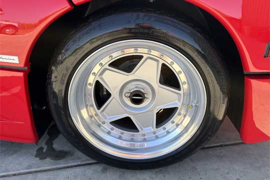 F40 detail 5