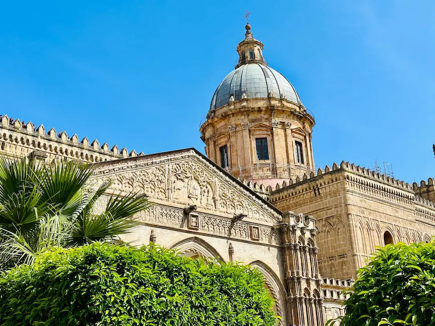 A Traveler's Guide: 10 Essential Packing Items for Palermo, Italy