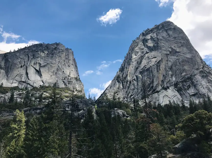 Mariposa County, California's Top Gated Communities: Security, Luxury, and Amenities